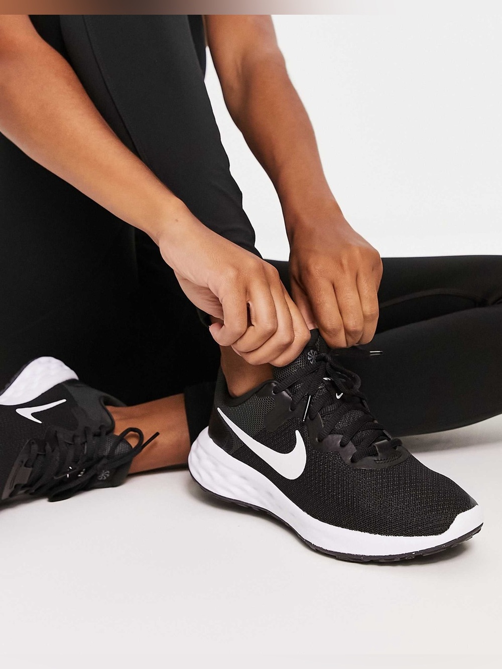 NEW In Box Nike Revolution 6 NN Sneakers in Black/ White-Iron Grey Women’s Sz 10